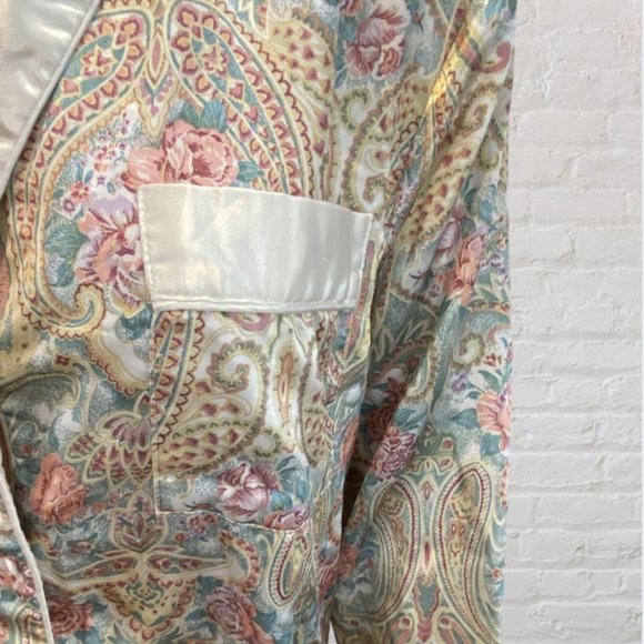 VINTAGE NICOLE CLASSICS -- Satin-Feel Pajama Top, Front Closure, Lined - Picture 7 of 15